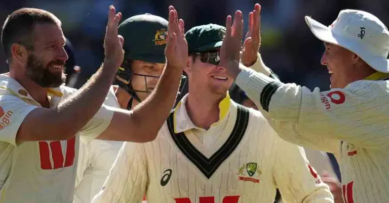 অস্ট্রেলিয়ান ক্রিকেটারদের উল্লাস